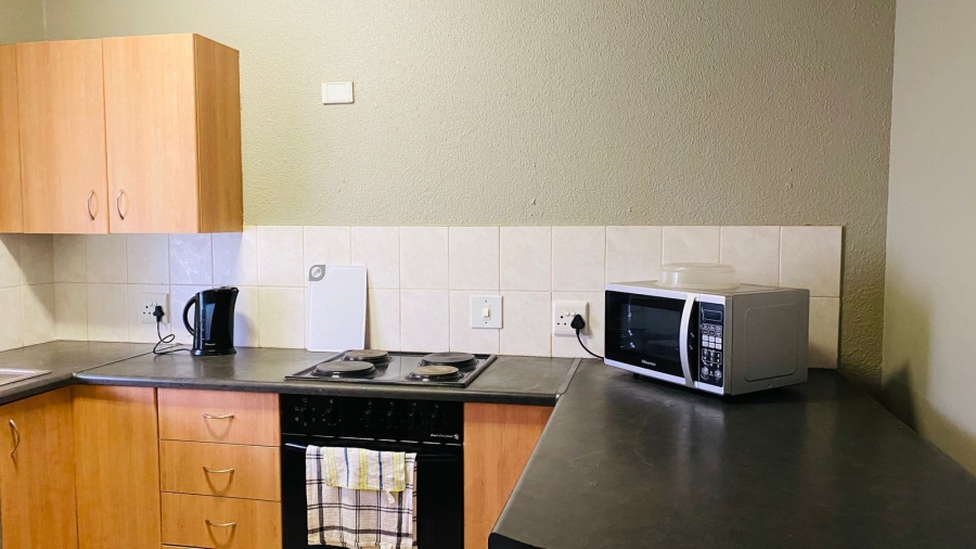 To Let 1 Bedroom Property for Rent in Ruimsig Gauteng