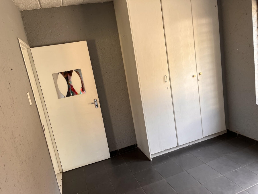 2 Bedroom Property for Sale in Florida Gauteng