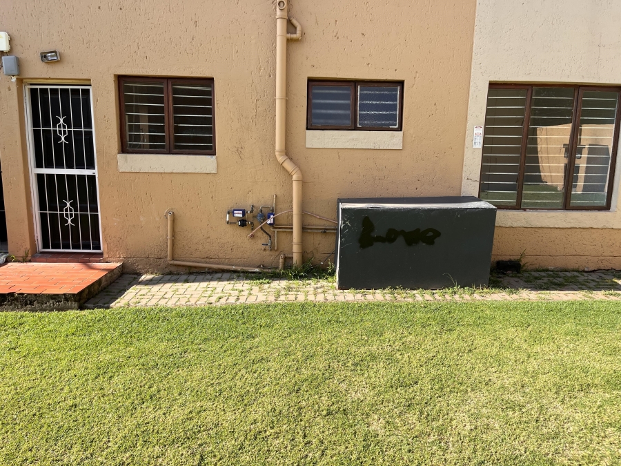2 Bedroom Property for Sale in Florida Gauteng