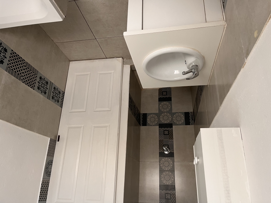 2 Bedroom Property for Sale in Florida Lake Gauteng