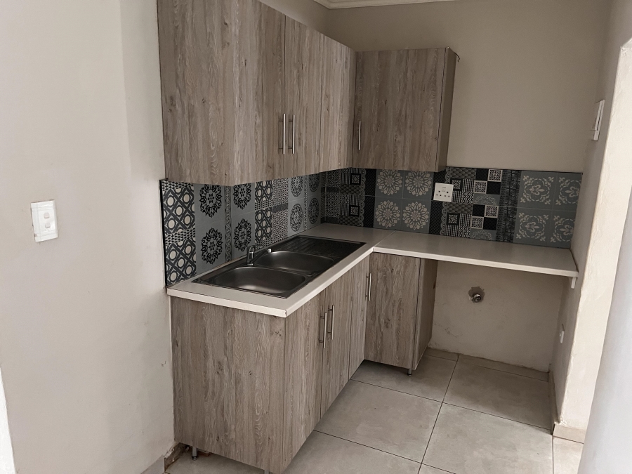 2 Bedroom Property for Sale in Florida Lake Gauteng