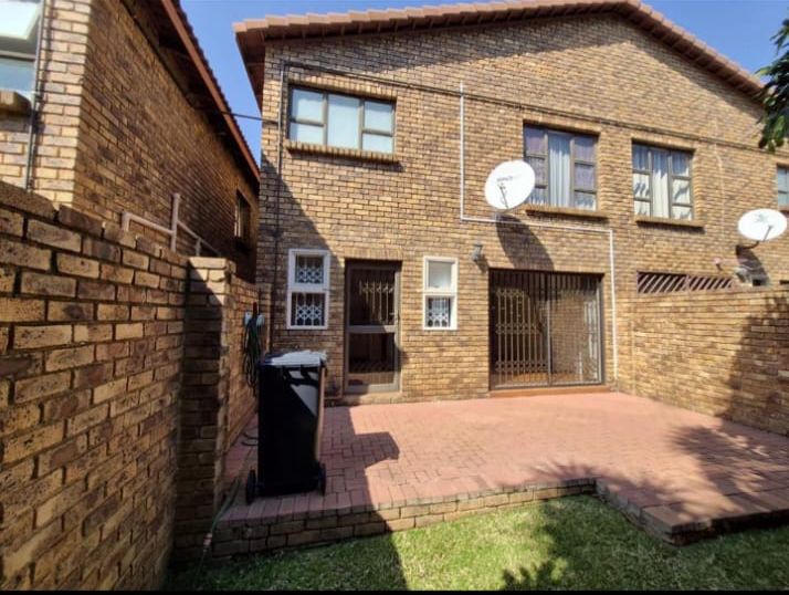 2 Bedroom Property for Sale in Ridgeway Gauteng