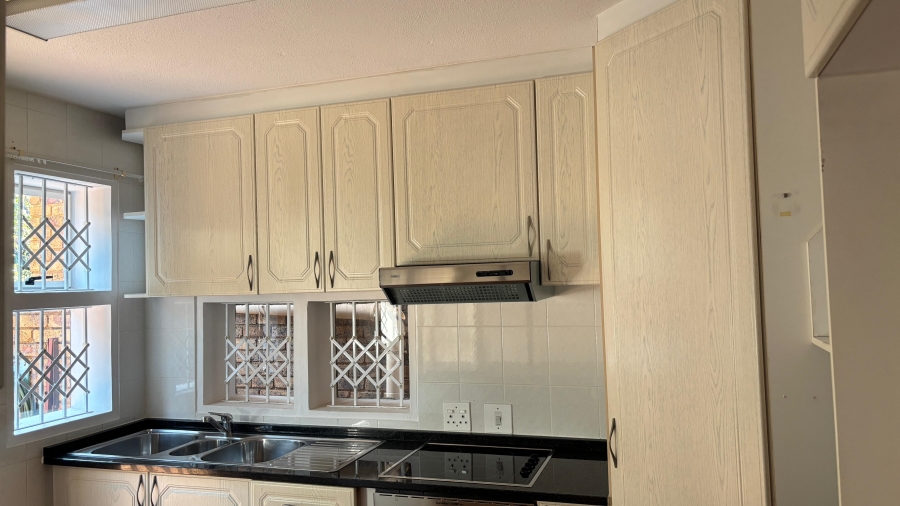 2 Bedroom Property for Sale in Ridgeway Gauteng