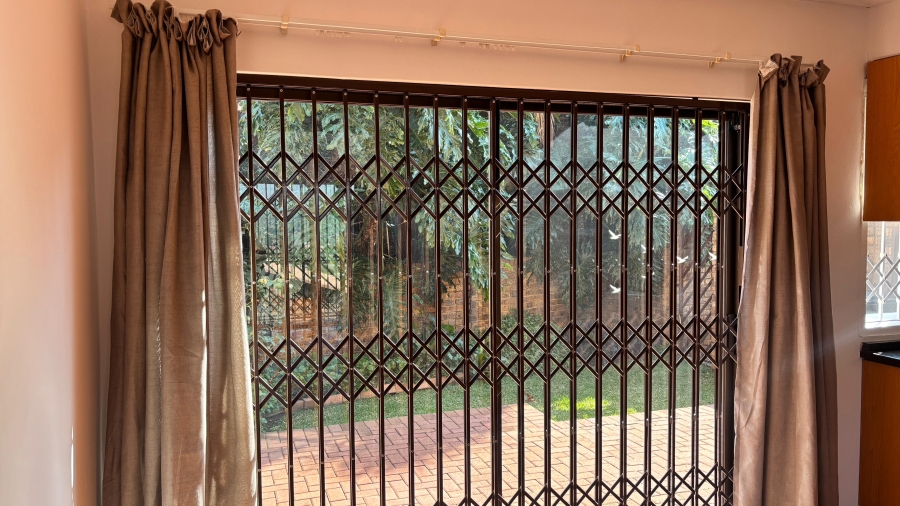 2 Bedroom Property for Sale in Ridgeway Gauteng