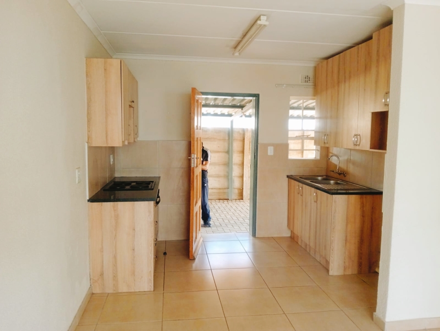 To Let 4 Bedroom Property for Rent in Pretoria West Gauteng