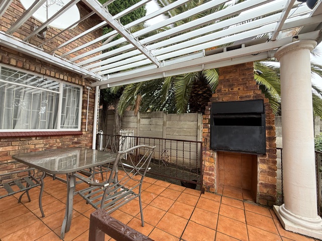 To Let 4 Bedroom Property for Rent in Norkem Park Gauteng