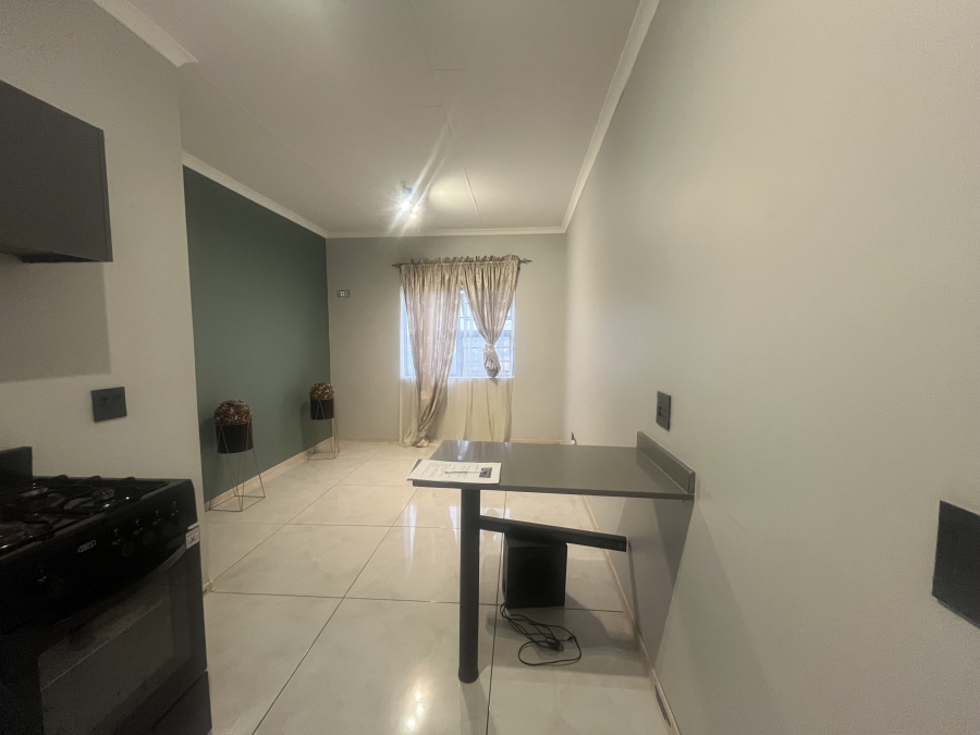 To Let 2 Bedroom Property for Rent in South Hills Gauteng