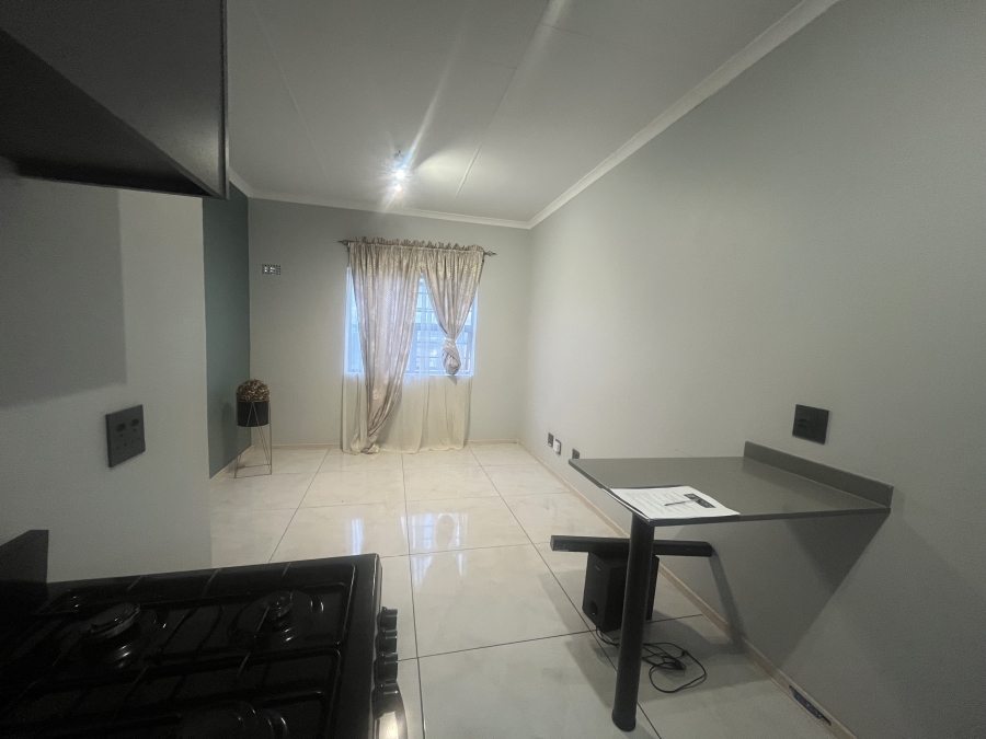 To Let 2 Bedroom Property for Rent in South Hills Gauteng