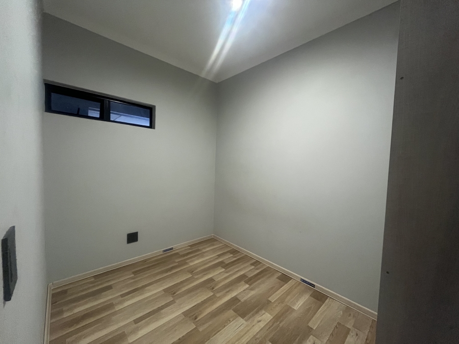 To Let 2 Bedroom Property for Rent in South Hills Gauteng