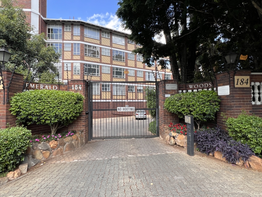 To Let 4 Bedroom Property for Rent in Illovo Gauteng