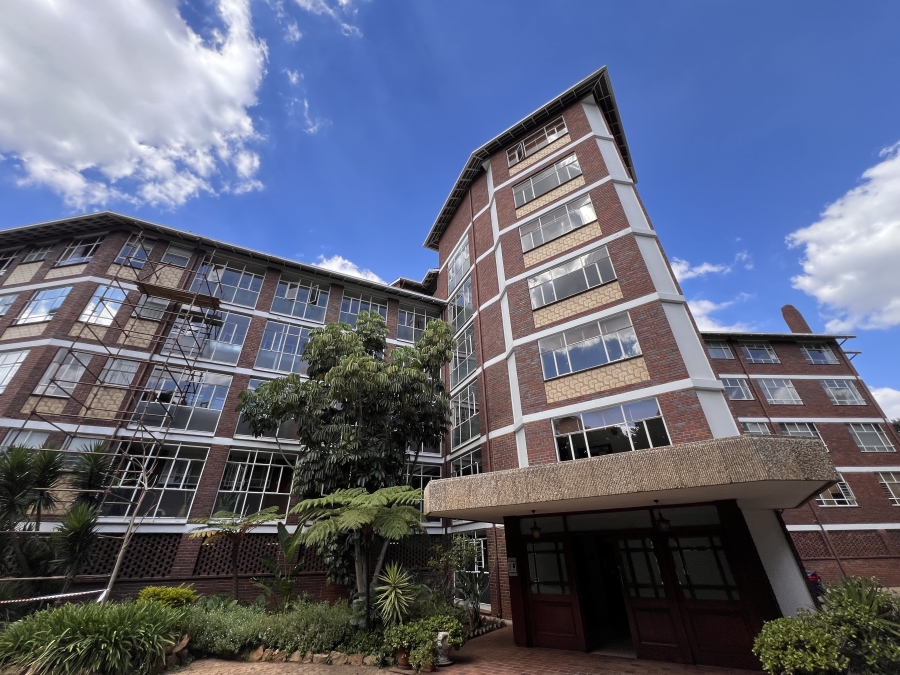 To Let 4 Bedroom Property for Rent in Illovo Gauteng