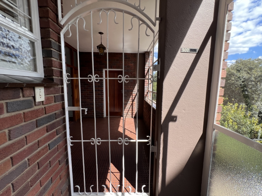 To Let 4 Bedroom Property for Rent in Illovo Gauteng