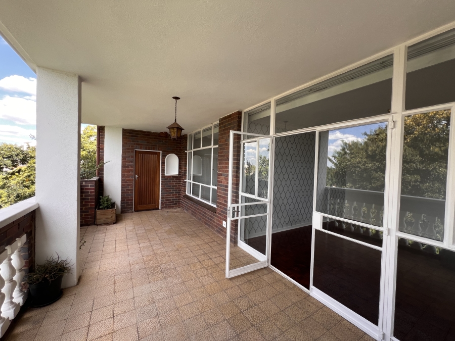To Let 4 Bedroom Property for Rent in Illovo Gauteng