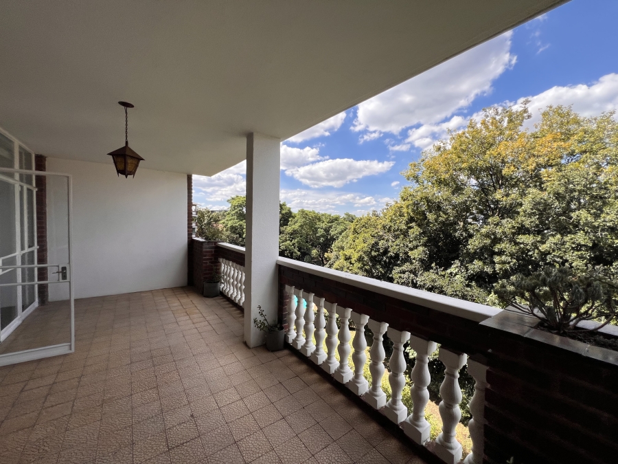 To Let 4 Bedroom Property for Rent in Illovo Gauteng