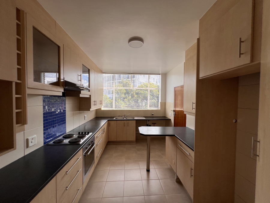 To Let 4 Bedroom Property for Rent in Illovo Gauteng