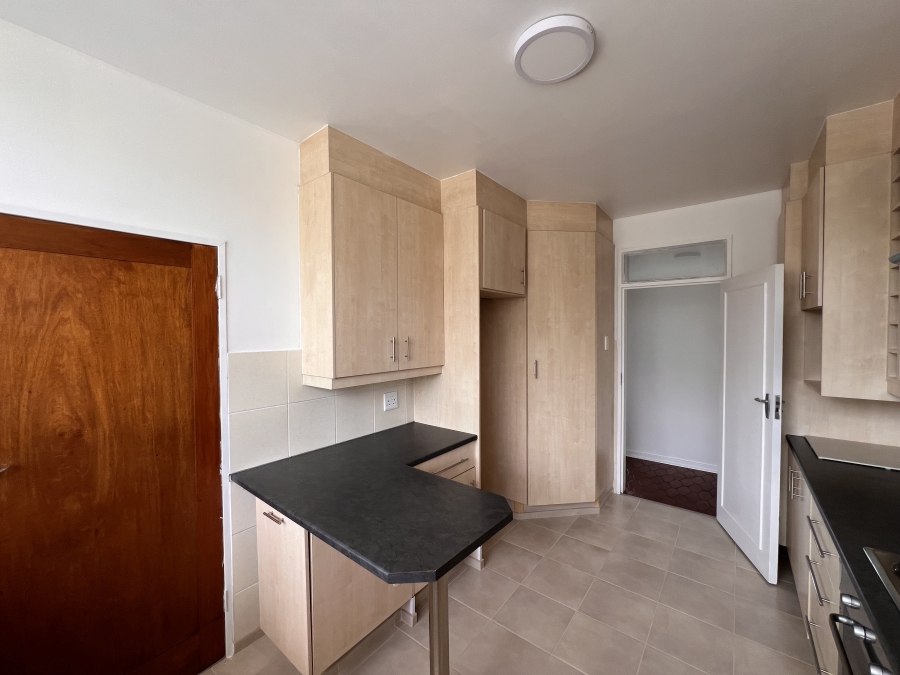 To Let 4 Bedroom Property for Rent in Illovo Gauteng