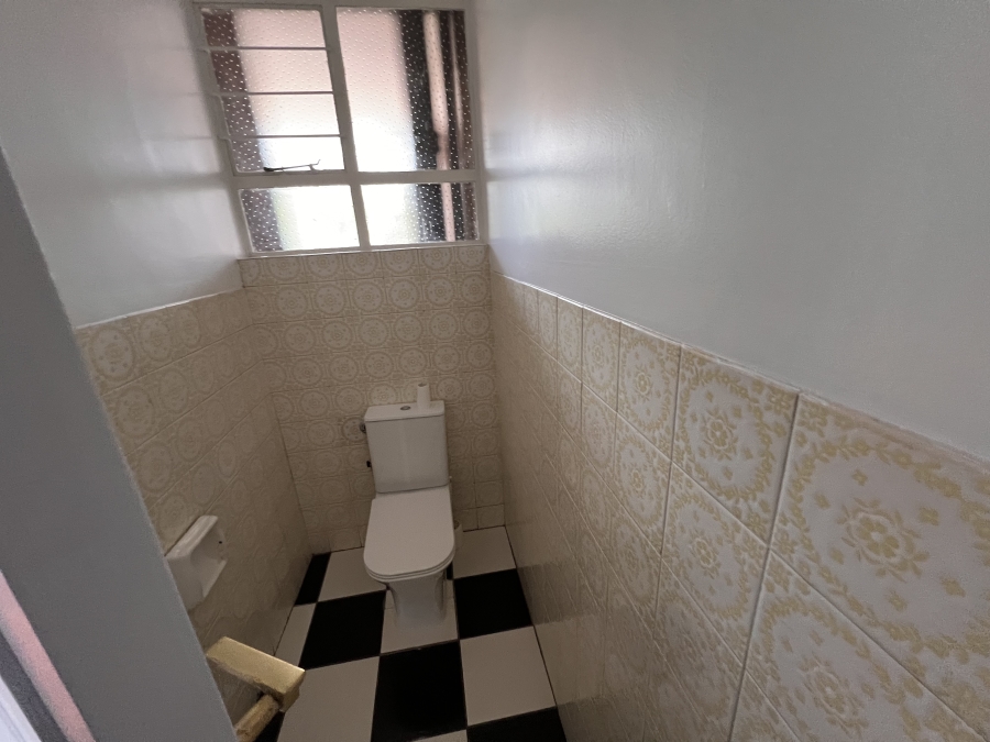 To Let 4 Bedroom Property for Rent in Illovo Gauteng