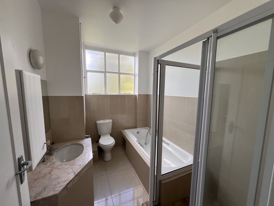 To Let 4 Bedroom Property for Rent in Illovo Gauteng