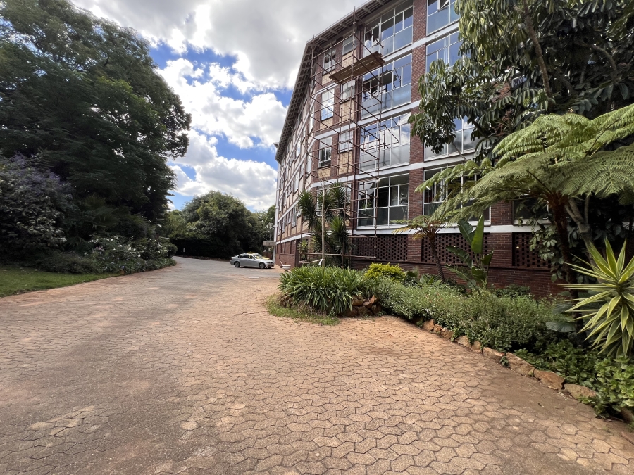To Let 4 Bedroom Property for Rent in Illovo Gauteng