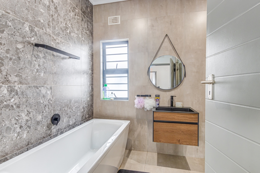 3 Bedroom Property for Sale in Kya Sands Gauteng