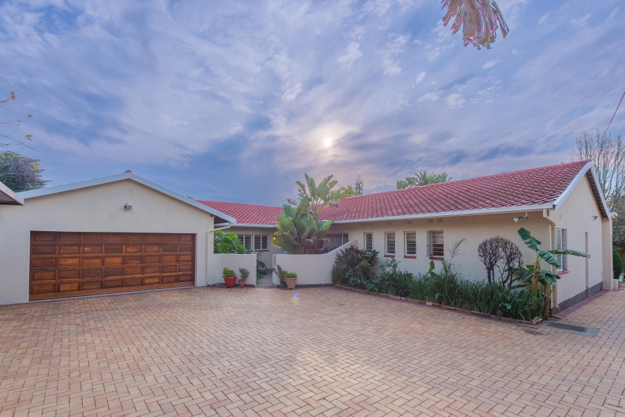 4 Bedroom Property for Sale in Gallo Manor Gauteng