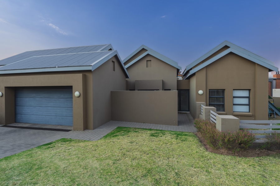 3 Bedroom Property for Sale in Copperleaf Estate Gauteng