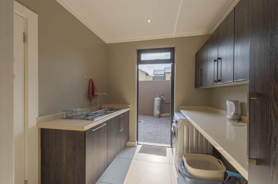 3 Bedroom Property for Sale in Copperleaf Estate Gauteng