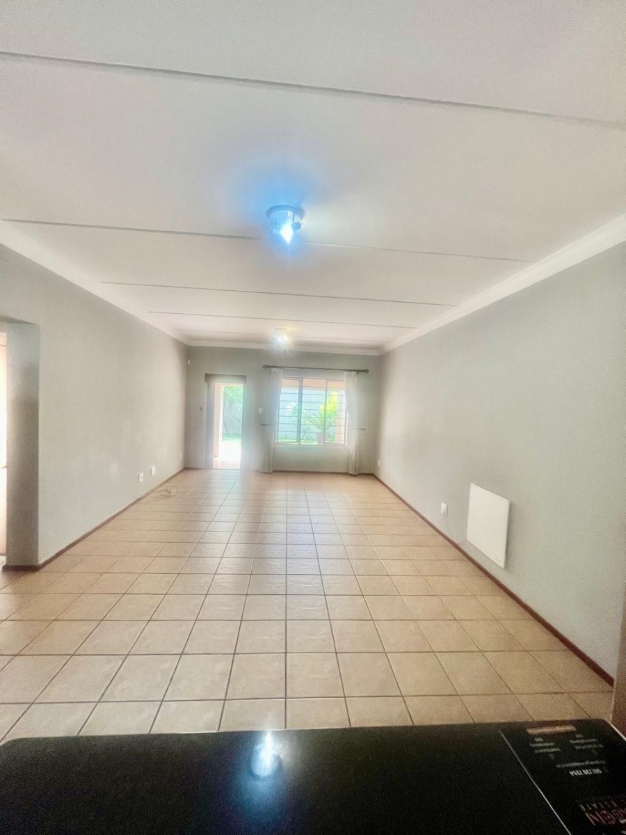 To Let 2 Bedroom Property for Rent in Sunninghill Gauteng