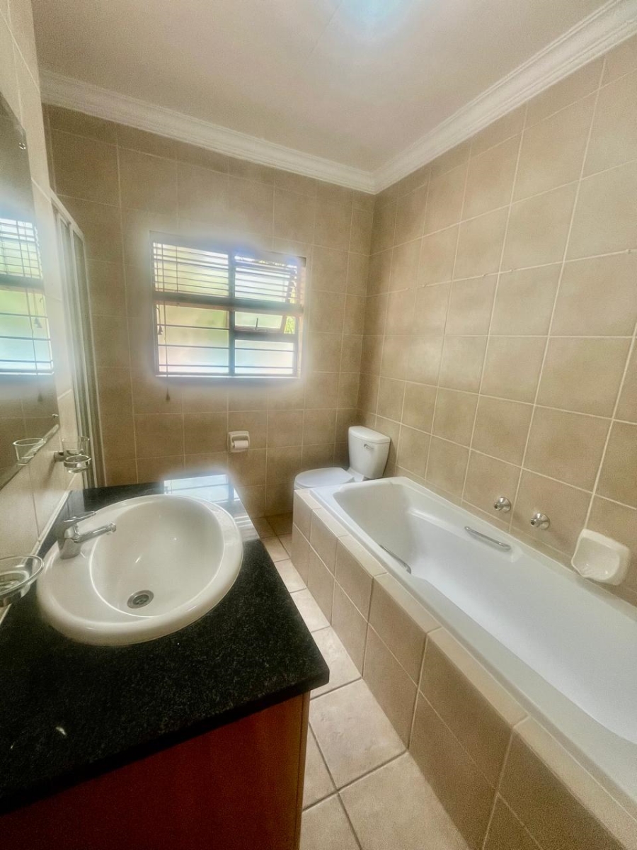 To Let 2 Bedroom Property for Rent in Sunninghill Gauteng