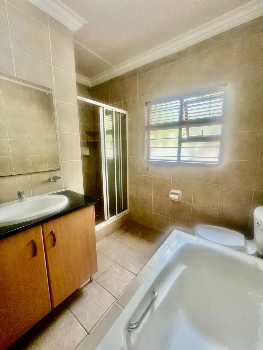 To Let 2 Bedroom Property for Rent in Sunninghill Gauteng