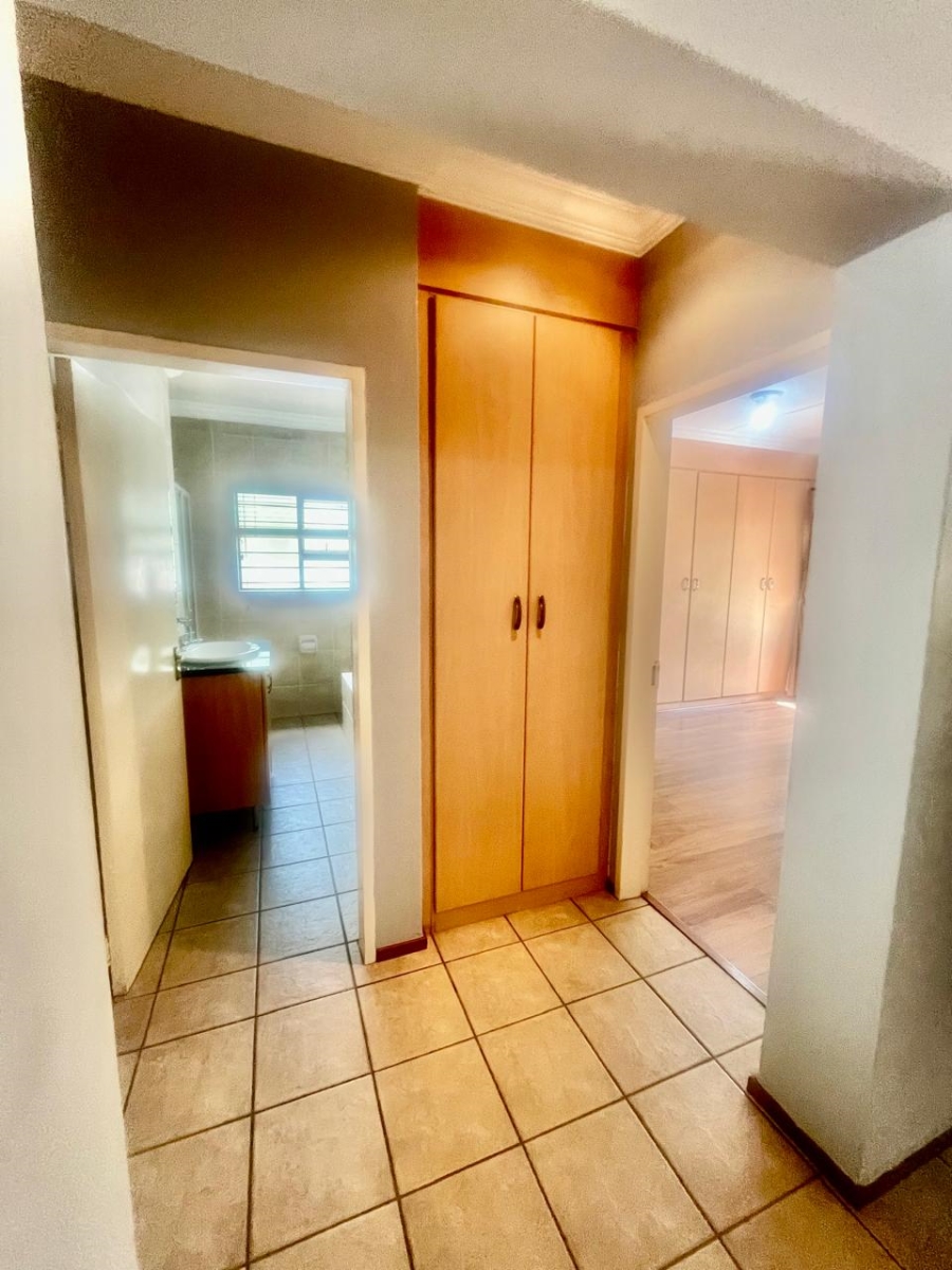 To Let 2 Bedroom Property for Rent in Sunninghill Gauteng