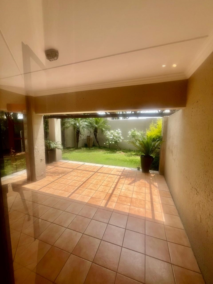 To Let 2 Bedroom Property for Rent in Sunninghill Gauteng