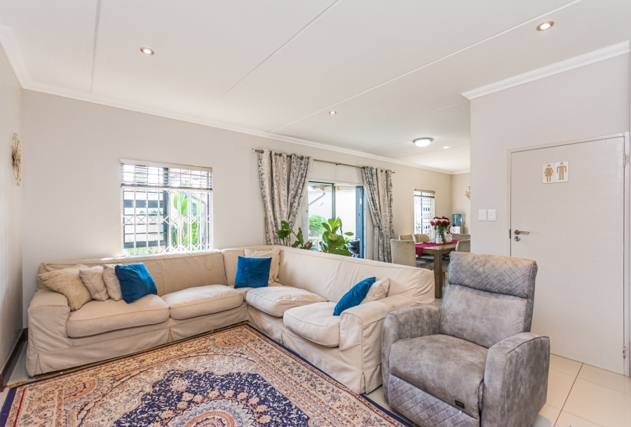 3 Bedroom Property for Sale in Crowthorne AH Gauteng