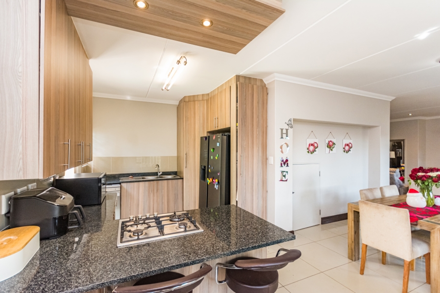 3 Bedroom Property for Sale in Crowthorne AH Gauteng