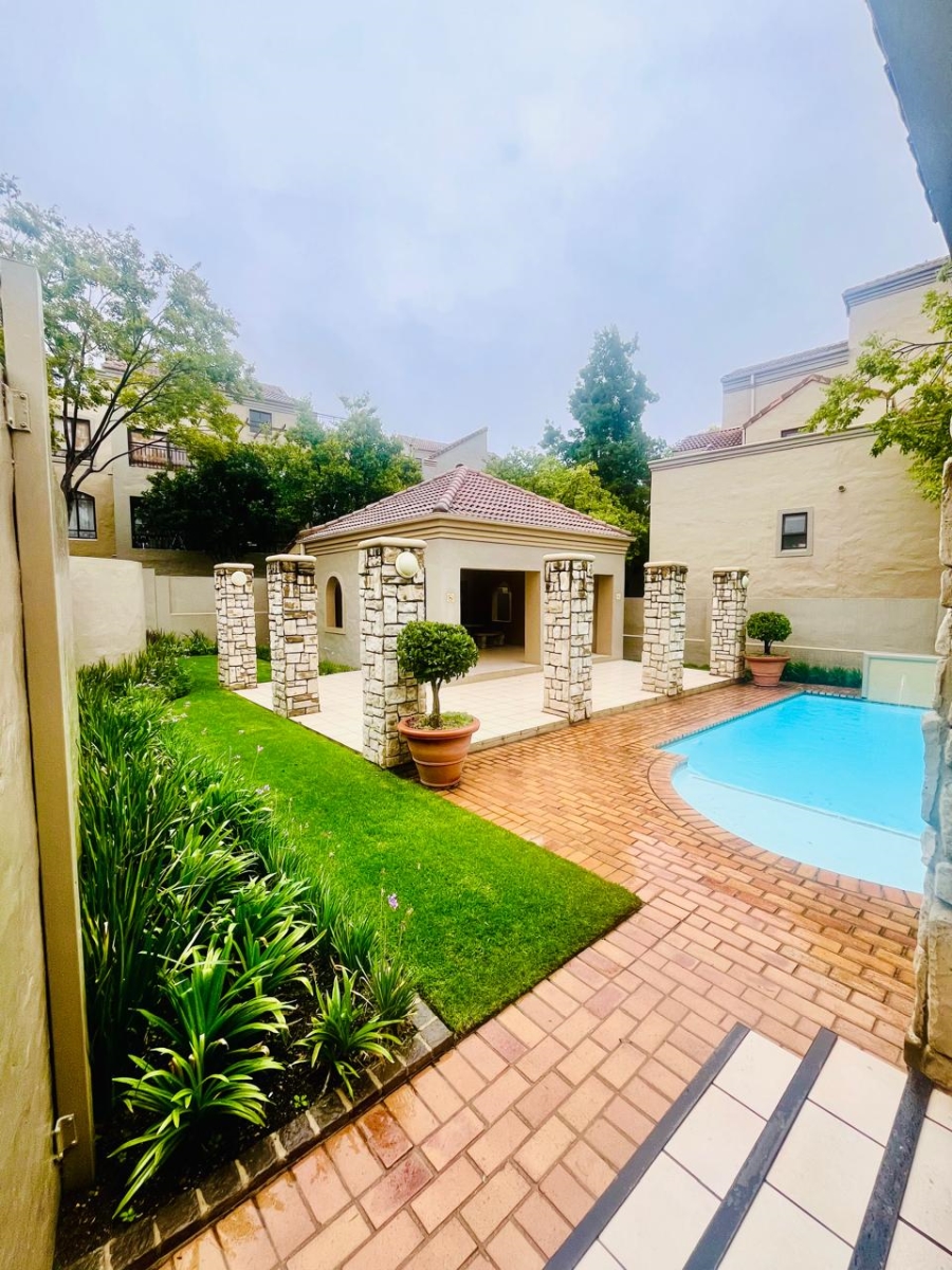 1 Bedroom Property for Sale in Lonehill Gauteng