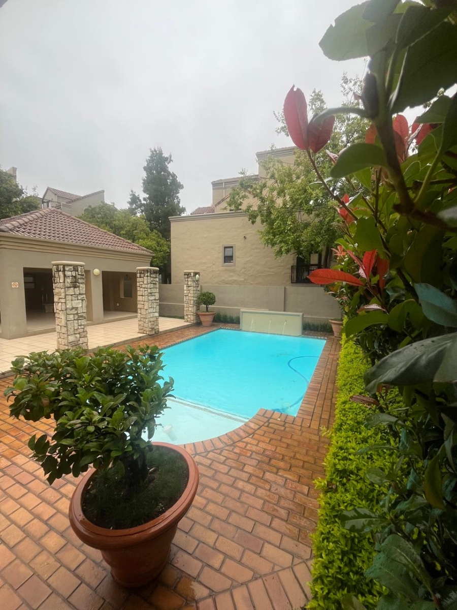 1 Bedroom Property for Sale in Lonehill Gauteng