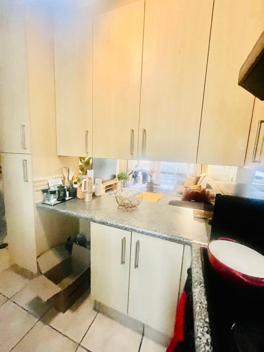 1 Bedroom Property for Sale in Lonehill Gauteng