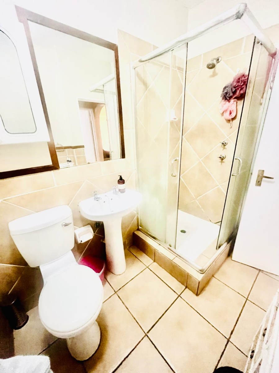 1 Bedroom Property for Sale in Lonehill Gauteng