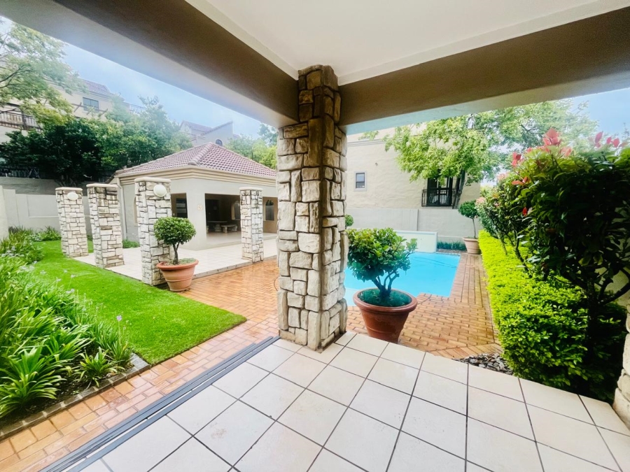 1 Bedroom Property for Sale in Lonehill Gauteng