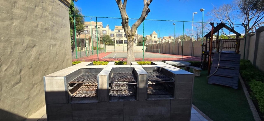 1 Bedroom Property for Sale in Lonehill Gauteng