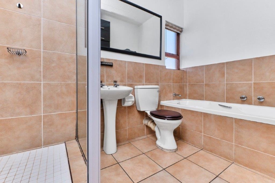 1 Bedroom Property for Sale in Sunninghill Gauteng