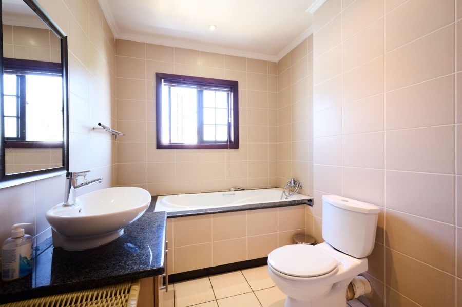3 Bedroom Property for Sale in Erand Gardens Gauteng