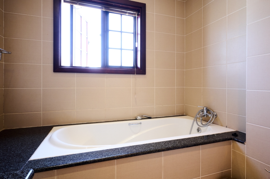 3 Bedroom Property for Sale in Erand Gardens Gauteng