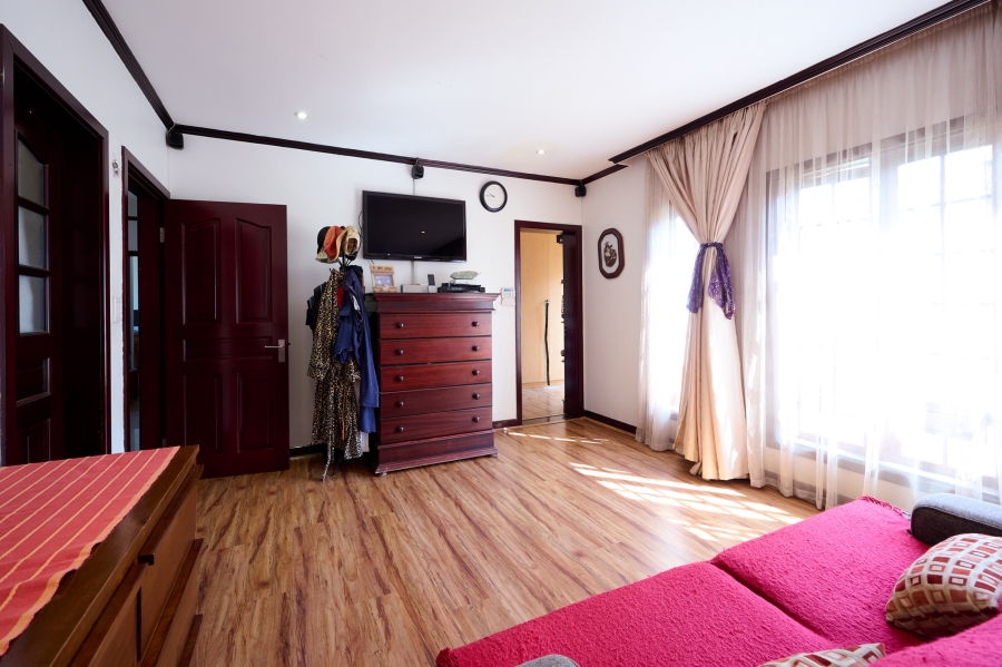 3 Bedroom Property for Sale in Erand Gardens Gauteng