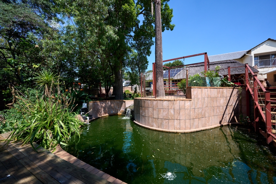 4 Bedroom Property for Sale in Vorna Valley Gauteng