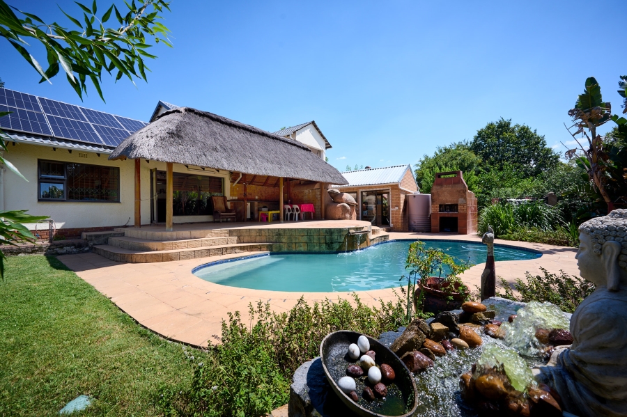 4 Bedroom Property for Sale in Vorna Valley Gauteng