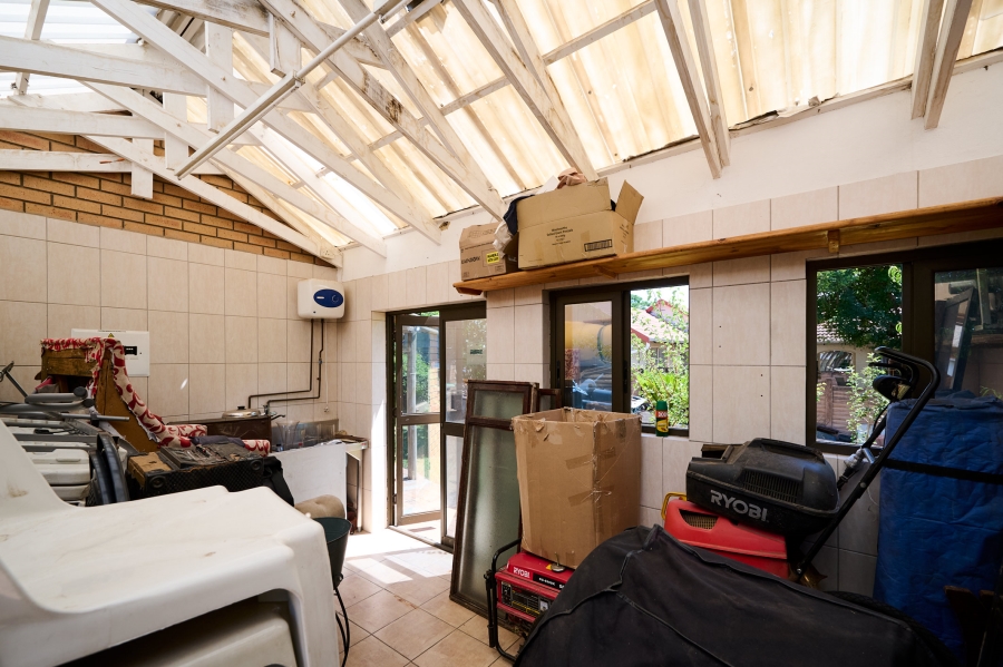 4 Bedroom Property for Sale in Vorna Valley Gauteng