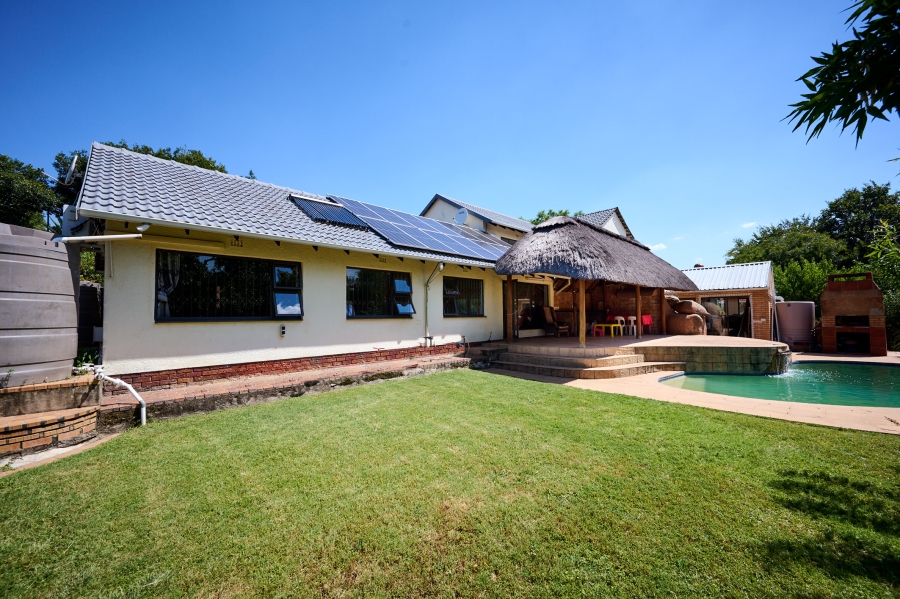 4 Bedroom Property for Sale in Vorna Valley Gauteng