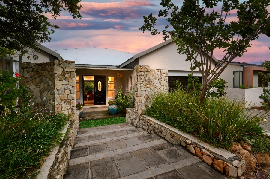 4 Bedroom Property for Sale in Waterfall Country Village Gauteng