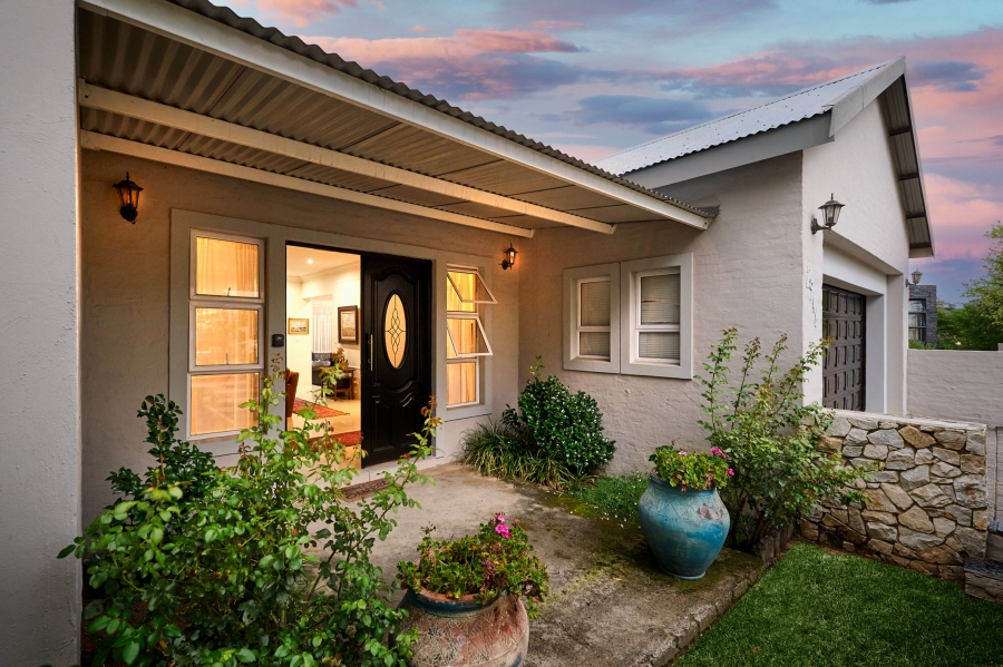 4 Bedroom Property for Sale in Waterfall Country Village Gauteng